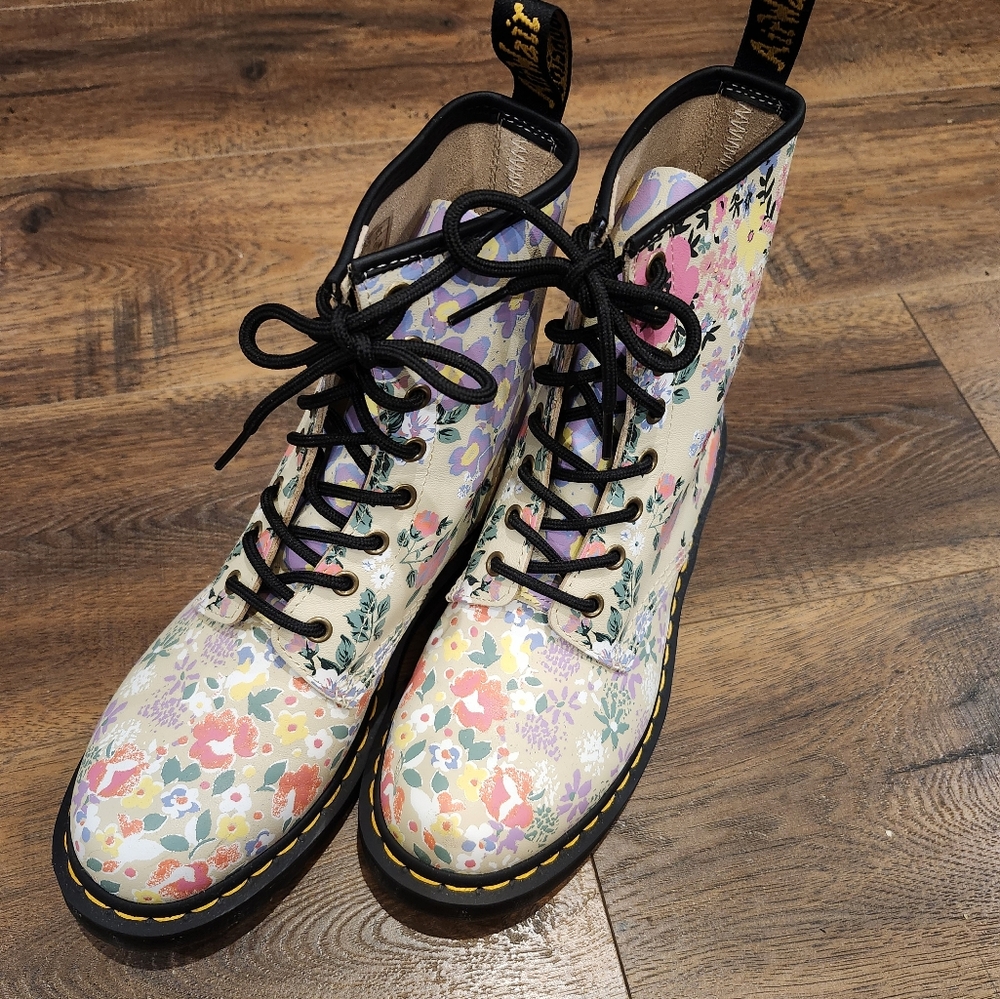 Doc Martens floral combat boot